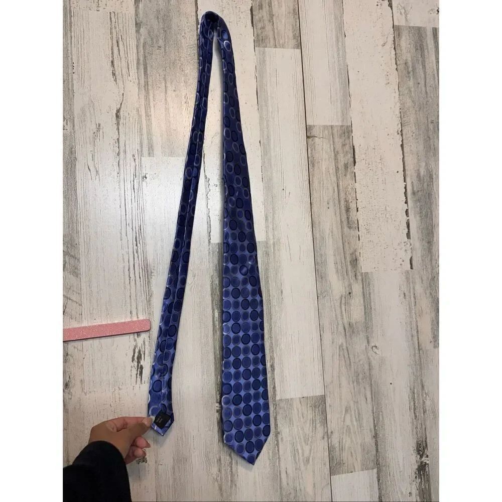 Michael Kors 100% Silk Blue Circle Pattern Necktie Men’s Tie Classic Formal Busi